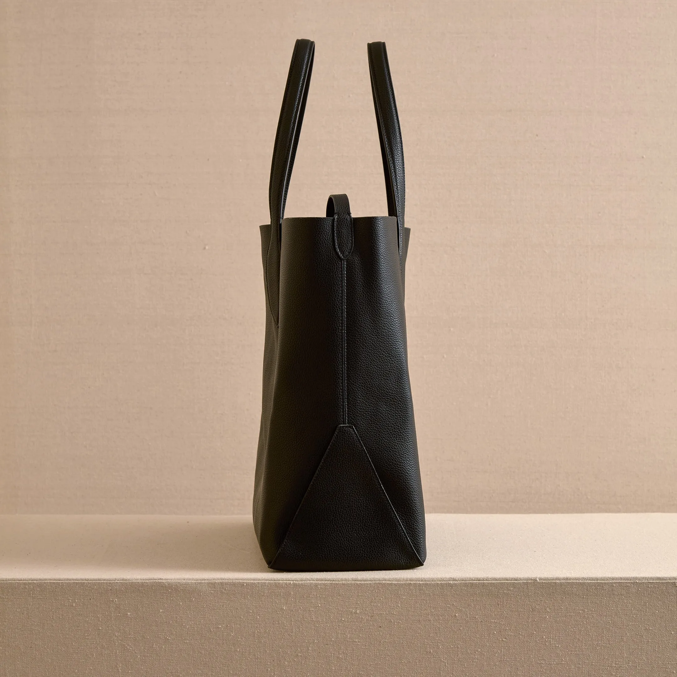 Eleanor 42 in Black