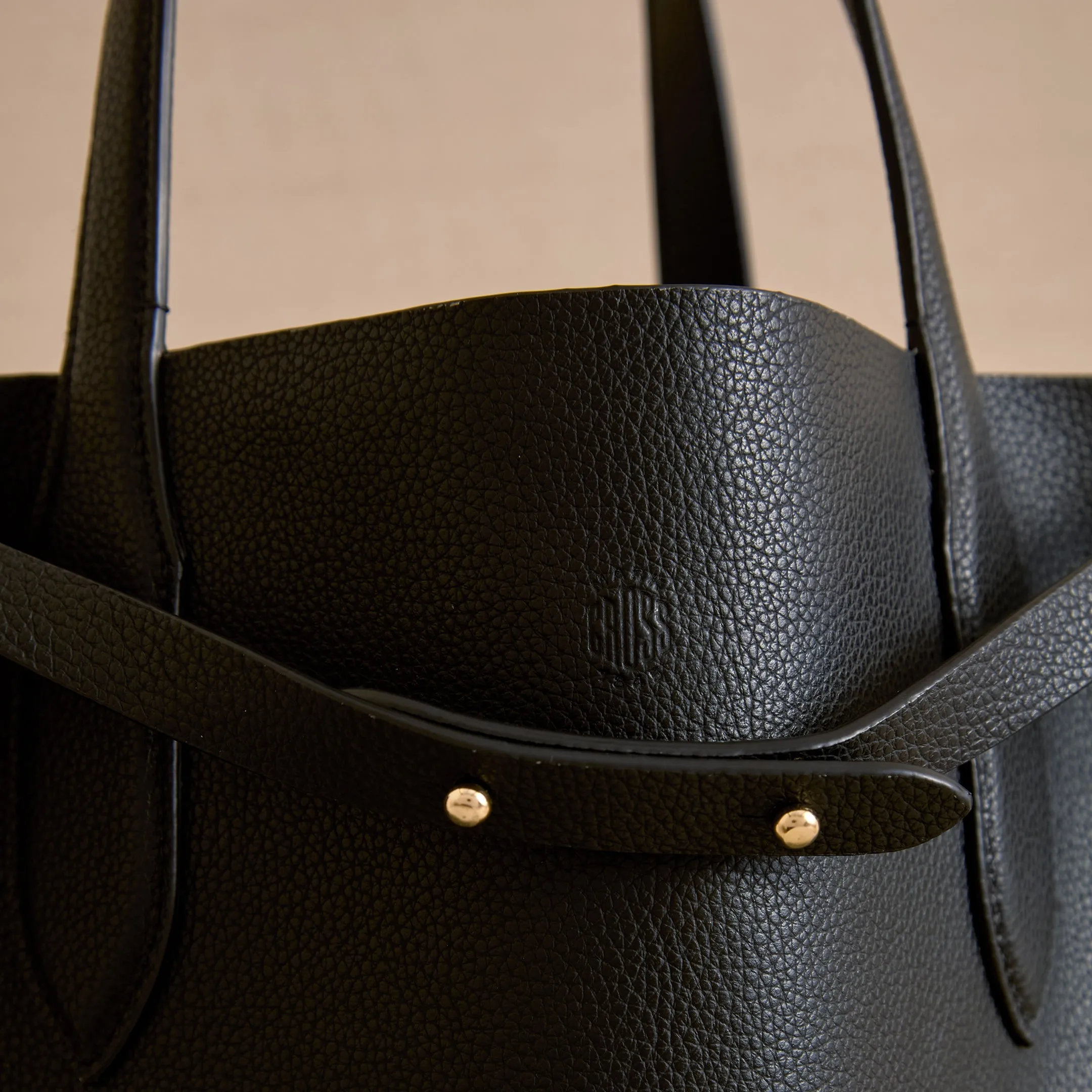 Eleanor 42 in Black