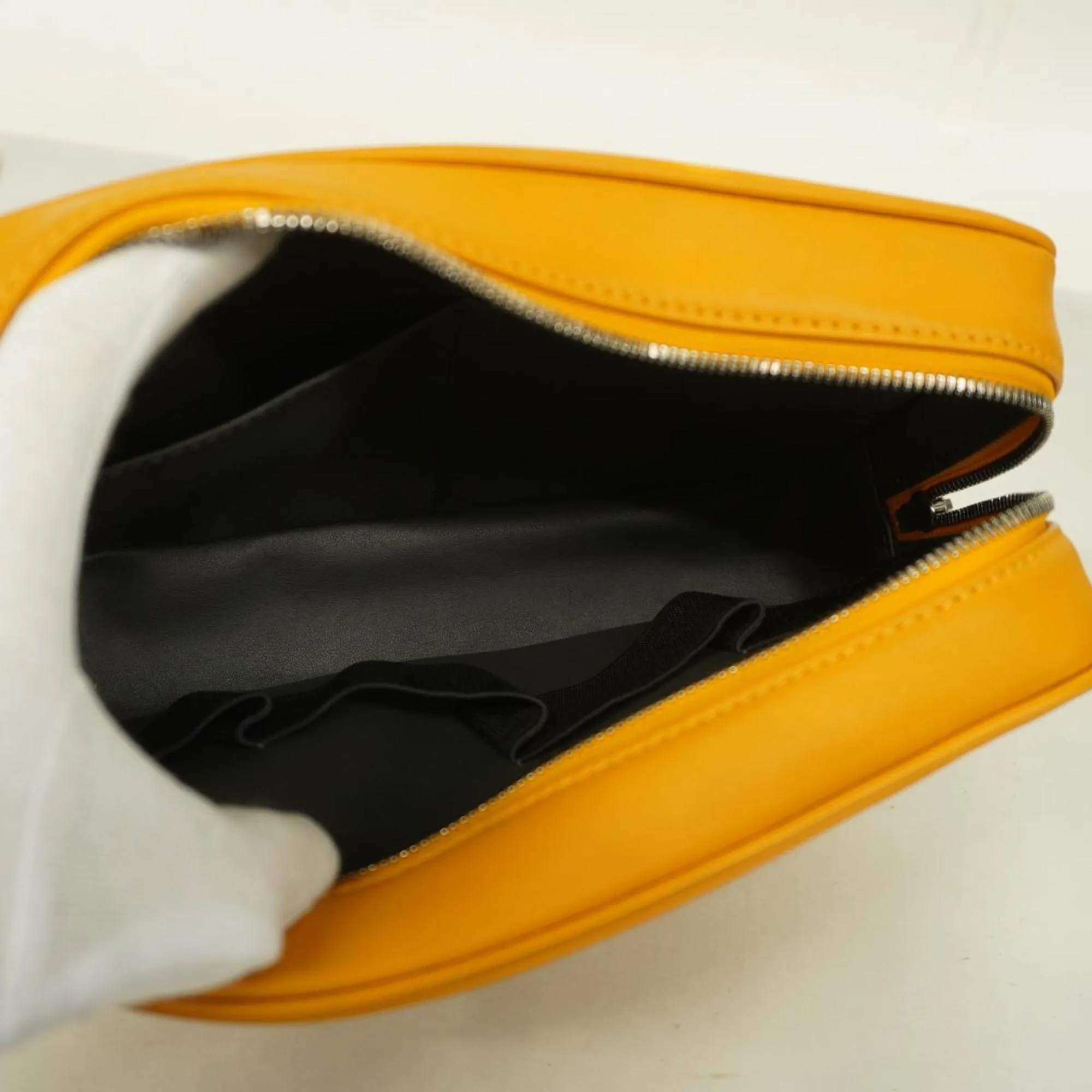 Louis Vuitton Trousse De Toilette  Leather Clutch Bag ()