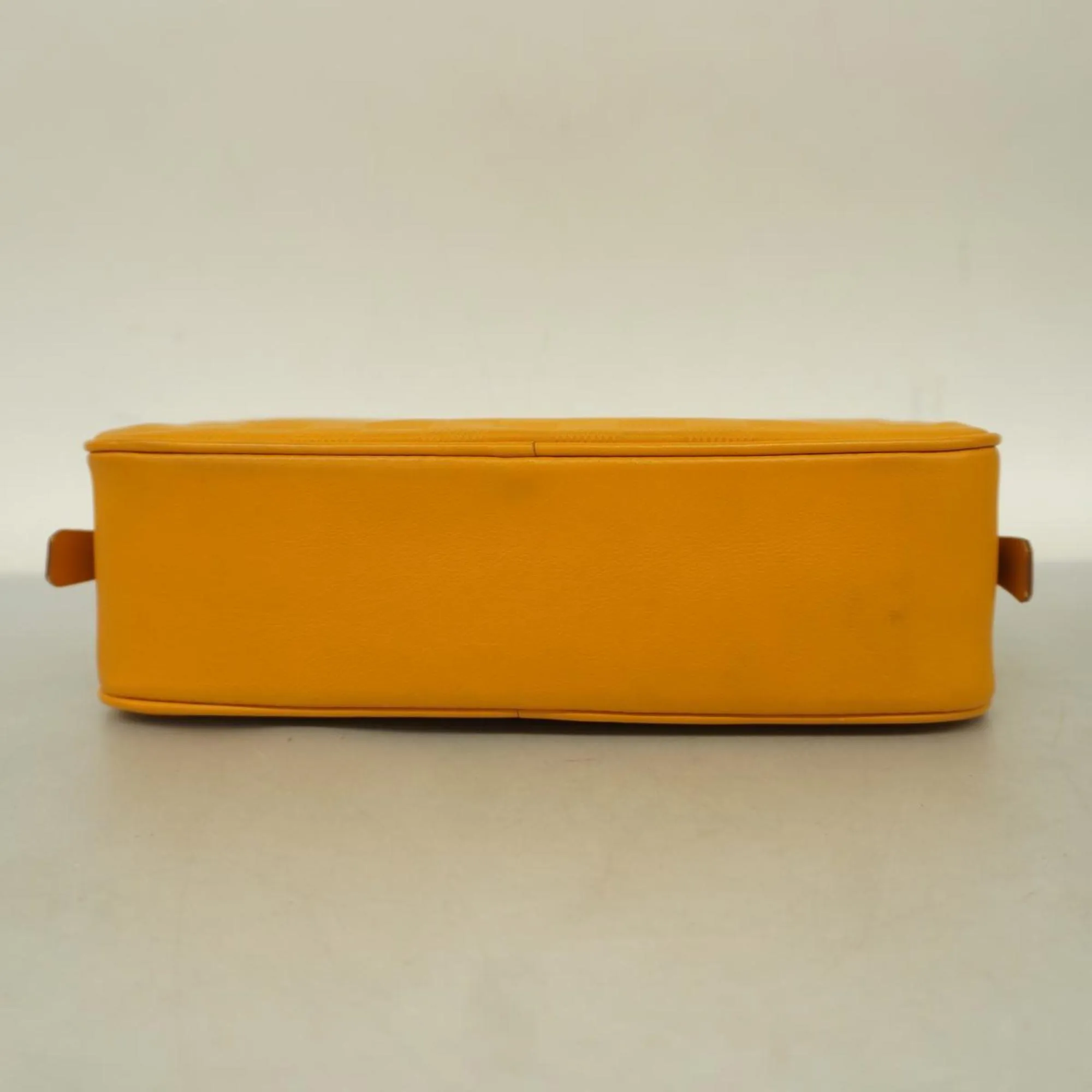 Louis Vuitton Trousse De Toilette  Leather Clutch Bag ()